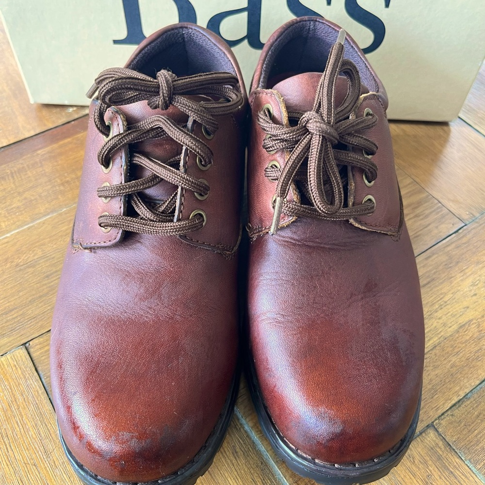 Bass Women’s Brown Kebler Lace-Up Waterproof Shoe. Great Condition unworn Sole.